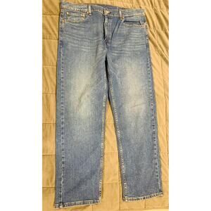 Levi's Light Wash Denim jeans, Classic 5-Pocket Styling Men's Size 40 x 30